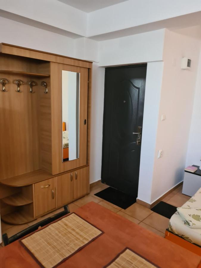 Ogadugu Appartement Boekarest Buitenkant foto